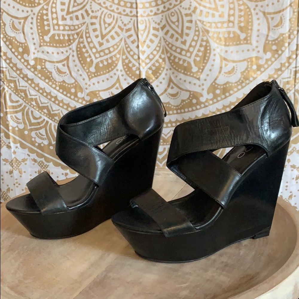 Black Aldo chunky heels